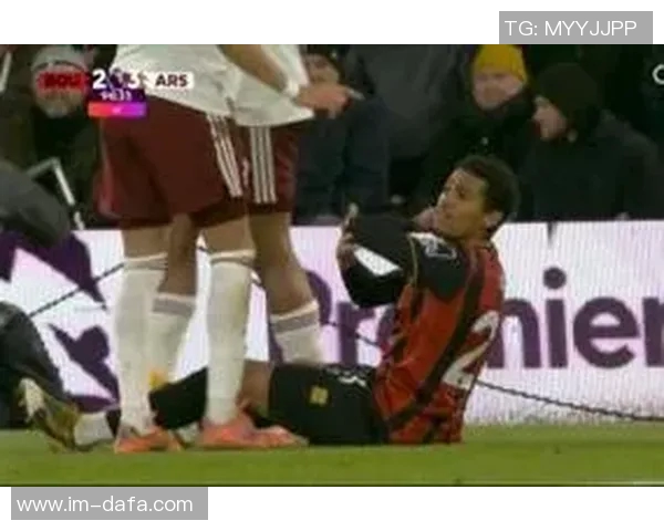 阿德利因踩踏染黄后头撞加布投诉肘击引发争议恶人先告状现象再现